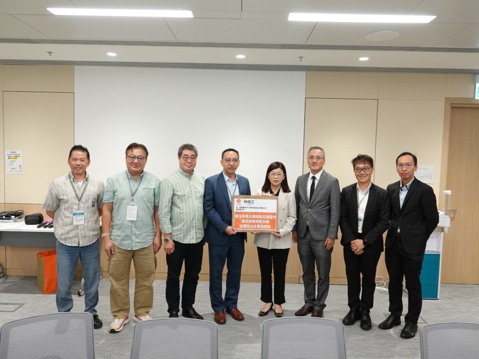 2026-05-13 林偉江聯同汽車交通運輸業總工會及海港運輸業總工會就青馬大橋致命交通意外及應急管理措施約見運輸署