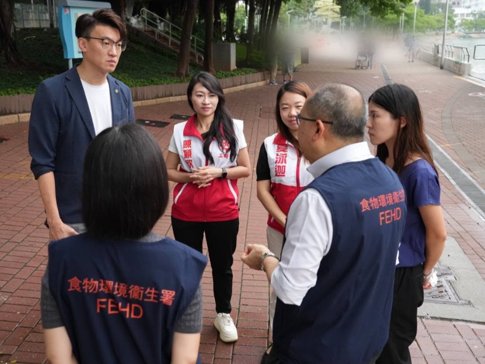 2026-06-15　陳穎欣團隊巡視荃灣蚊患黑點 促食環康文當局加強滅蚊 善用科技提升防治成效