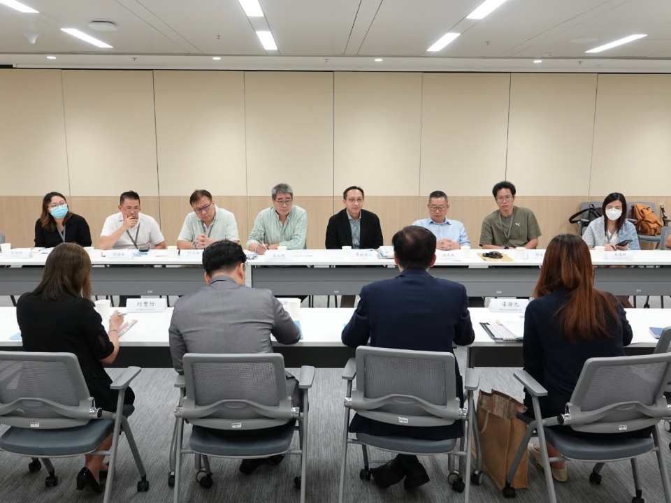 2026-06-15　汽車交通運輸業總工會向政府反映立法規管網約車服務細節的意見