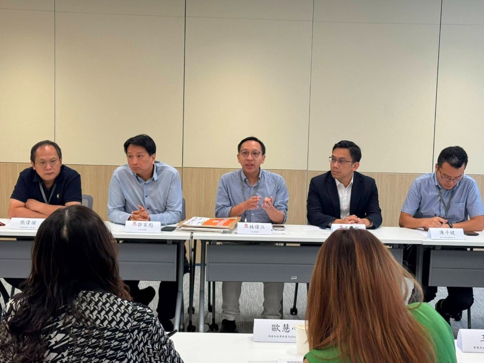 2026-08-21 工聯會約見政府部門促請暫緩香港郵政改以合約條款聘用新安排