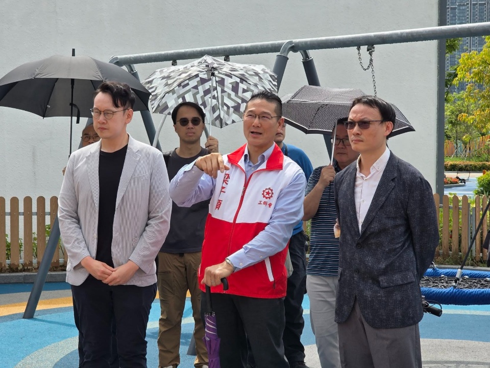 2026-08-26　梁子穎與工聯會西貢區議員關注將軍澳南公園的設施設計和維修情況